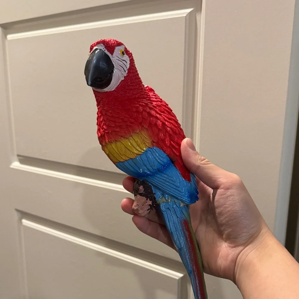Parrot Wall Statue